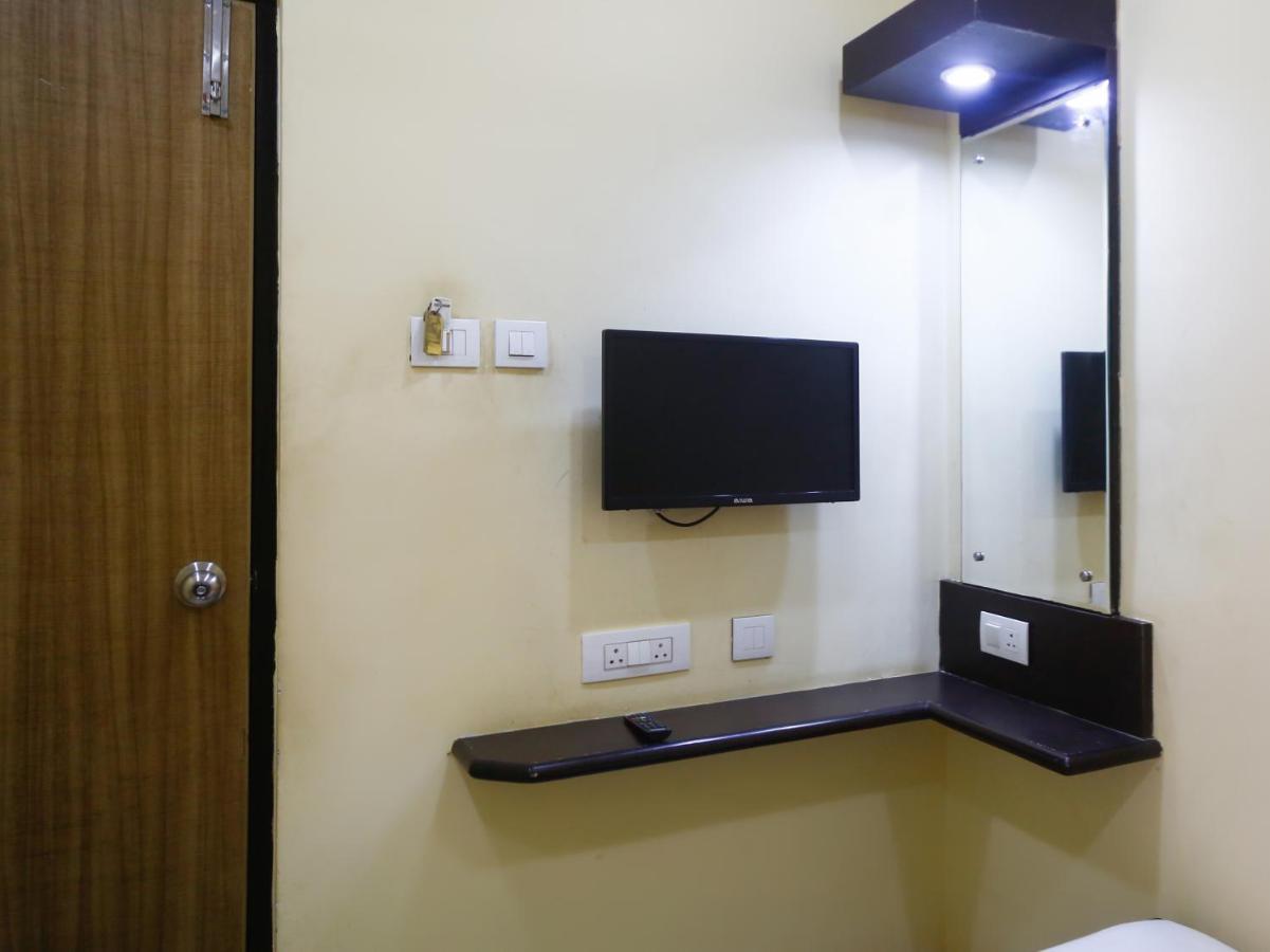 Madrasi Airport Hotel - Saibala Chennai Exterior photo